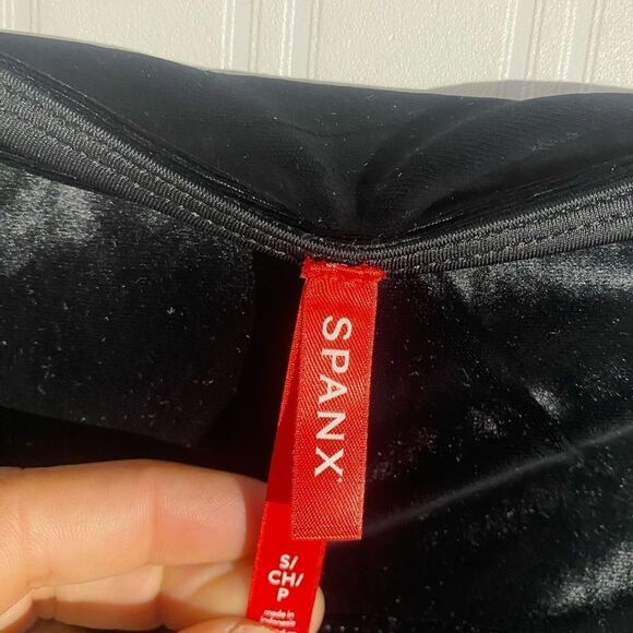 NWT Spanx Velvet Leggings in Black Sz S, M - Picture 5 of 5